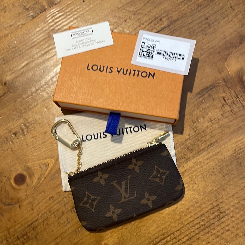 Louis Vuitton Sarah Wallet Key Chain
